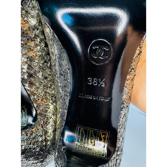 Chanel Silver Metallic Textured Leather Peep Toe Pumps Heels Size 38.5 - Picture 4 of 11